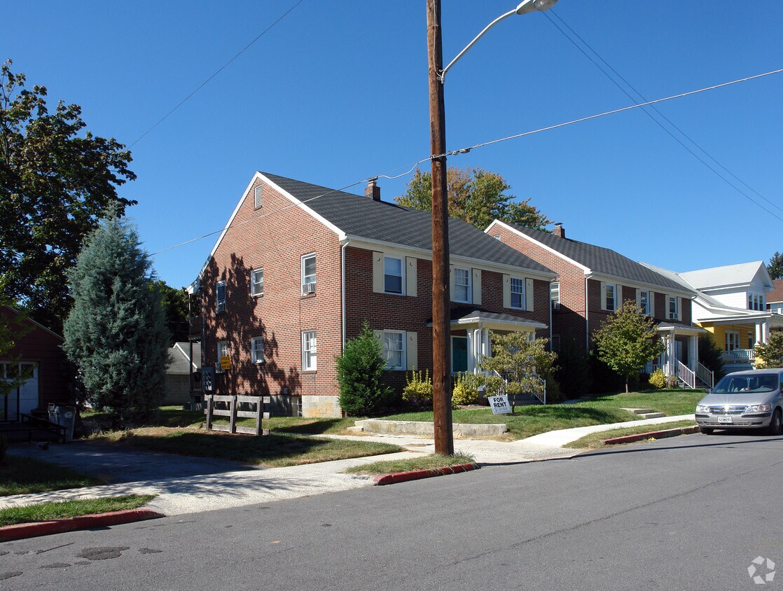 Building Photo - 1-3 Cypress St