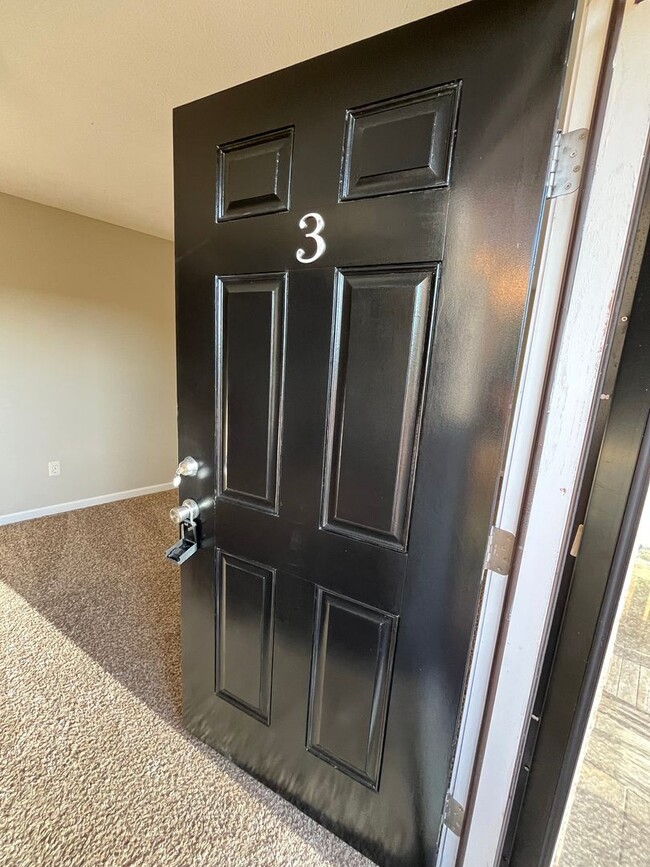 Foto del edificio - 1611 Meadow Spring Dr