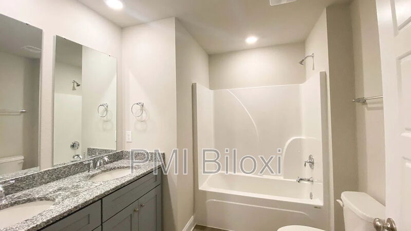 Foto principal - 1005 Enclave Cir