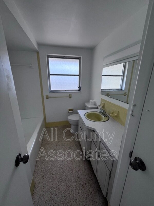 Foto del edificio - 10321 Willow Dr