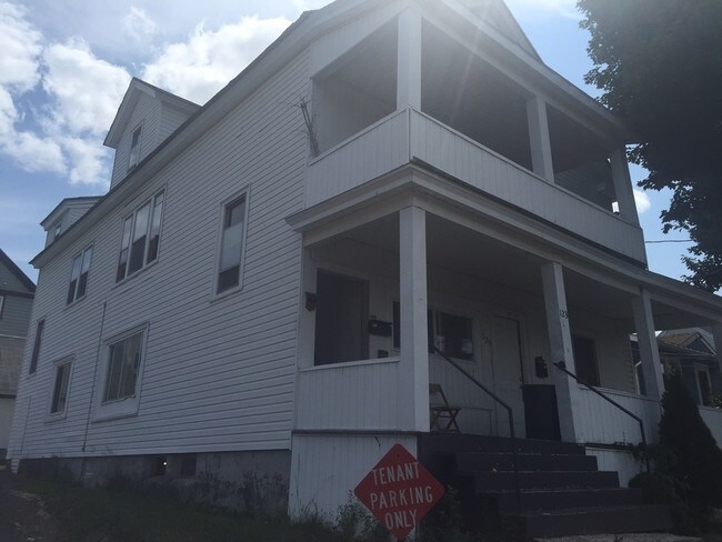 Building Photo - 123 1st St