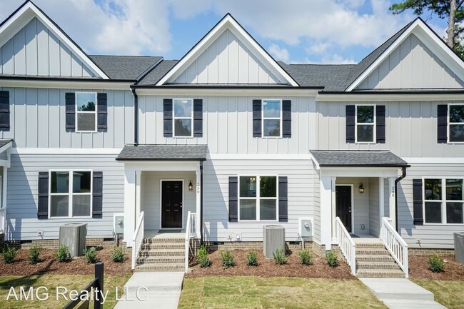 Building Photo - 4 br, 2 bath House - 250 W Vance St