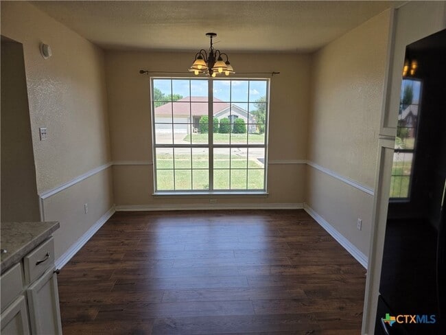 Building Photo - 3007 Nancy Jane Dr