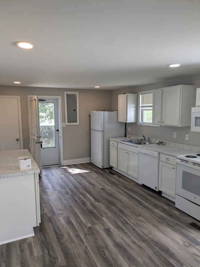 Foto del edificio - 806 N Woodland Dr