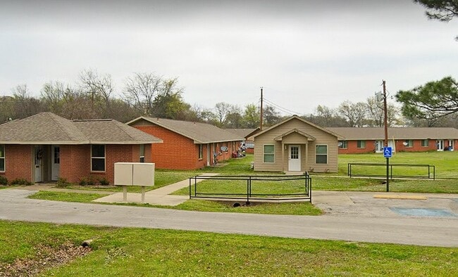 Building Photo - 503 Crooked Creek Rd