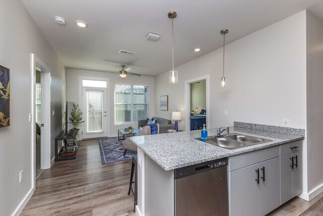 Building Photo - 2746 Central Pkwy