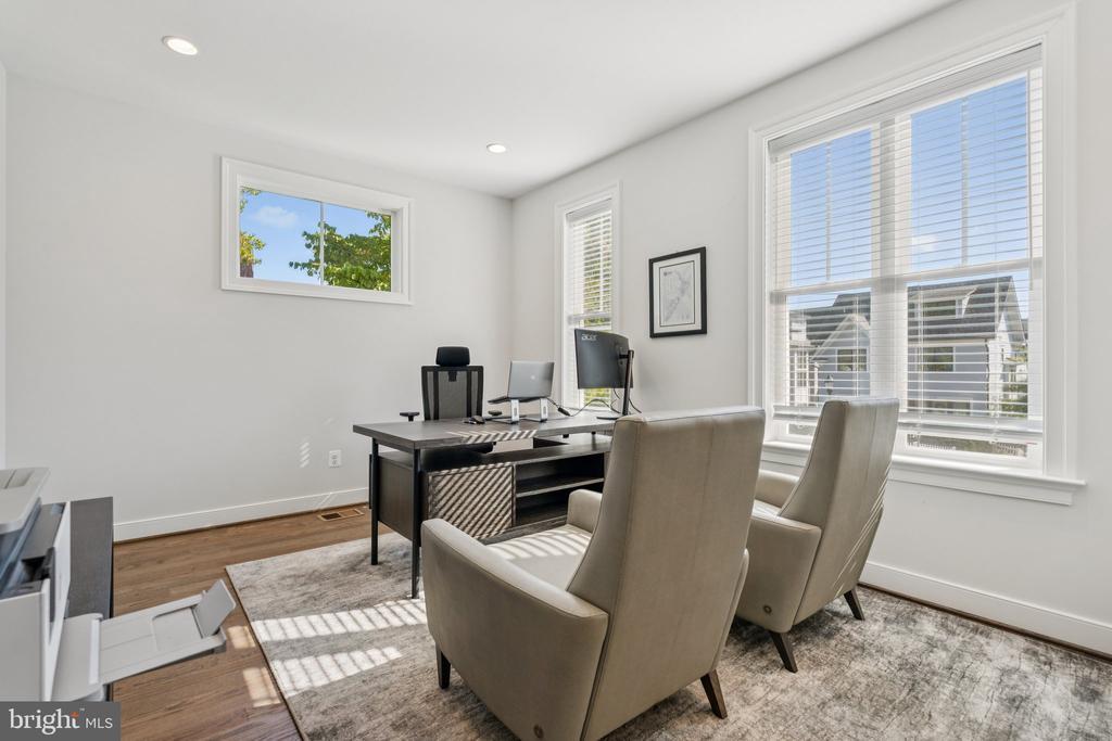 Foto principal - 10010 Fleming Ave