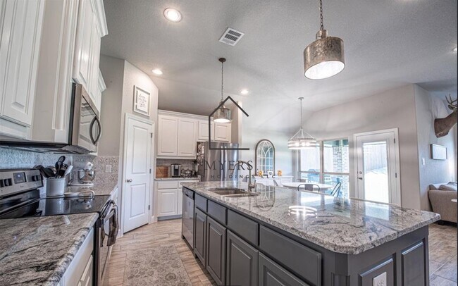 Building Photo - 1412 Town Creek Cir