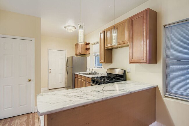 Foto del edificio - 6327 N Francisco Ave