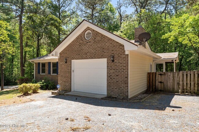 Foto del edificio - 24 Spring Lake Dr