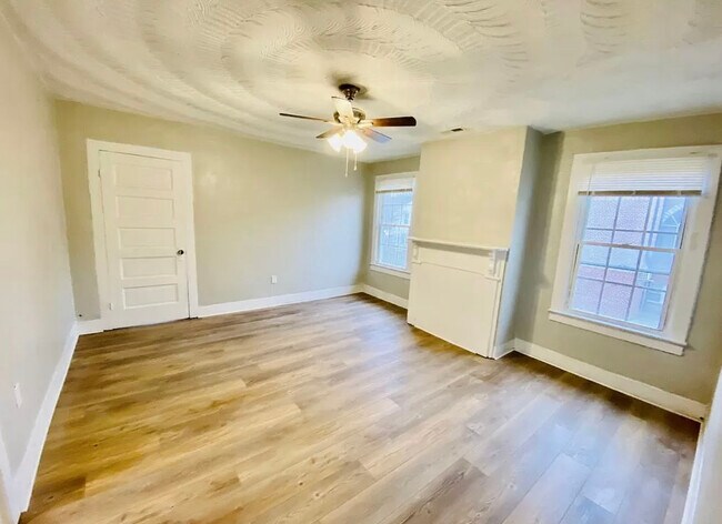 Foto del edificio - 2411 Ludlow St