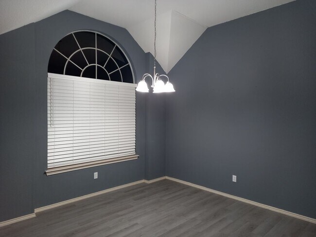 Building Photo - 2018 Old Ml Rd