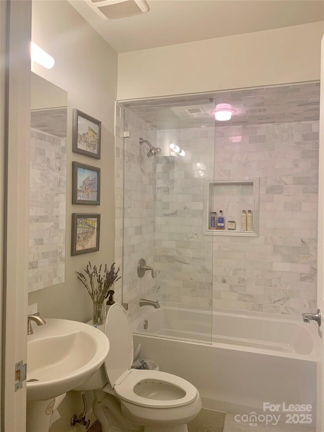 Foto del edificio - 3612 Artist's Way