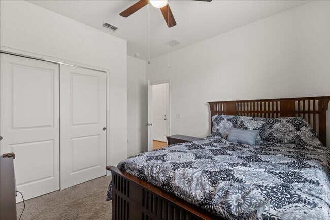 Building Photo - 756 Rioja Dr