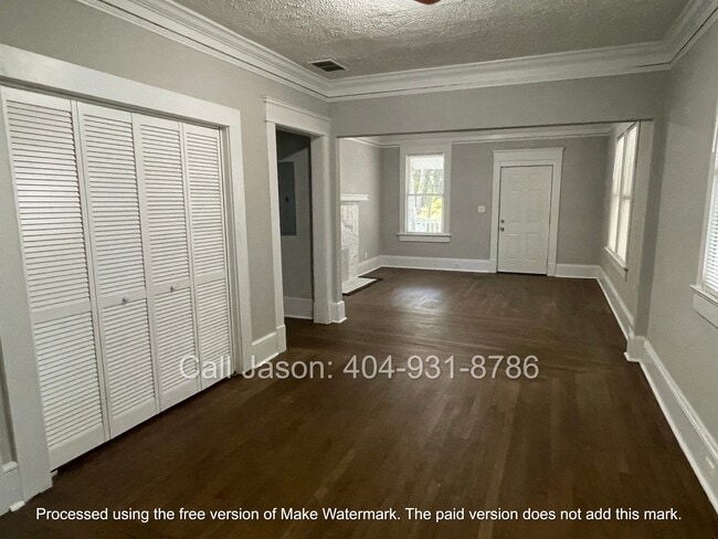 Foto del edificio - 916 Cascade Rd SW