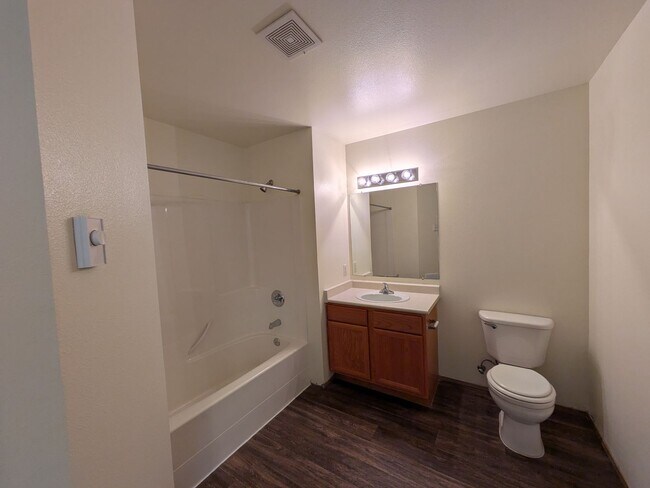 Building Photo - Your Home is Waiting!