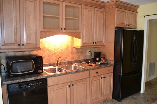 Building Photo - 6821 Buttermere Dr