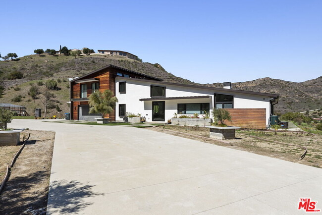 Building Photo - 31830 Lobo Canyon Rd