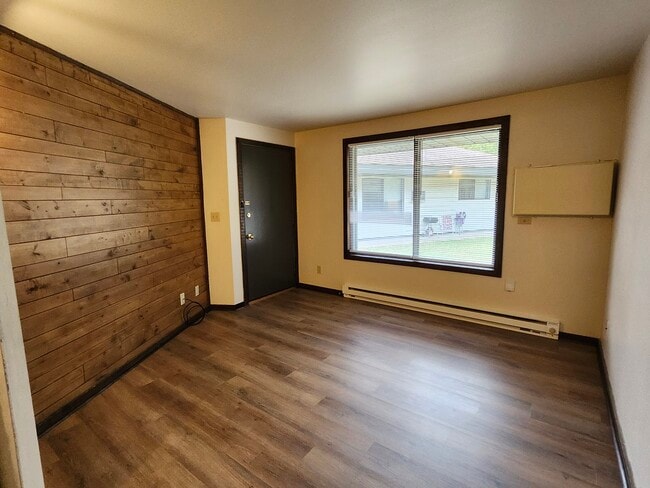 Building Photo - Sonstra