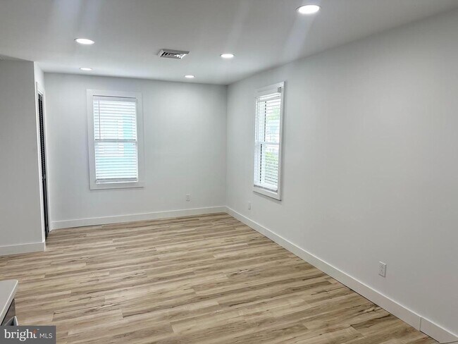 Foto del edificio - 517 Newton Ave