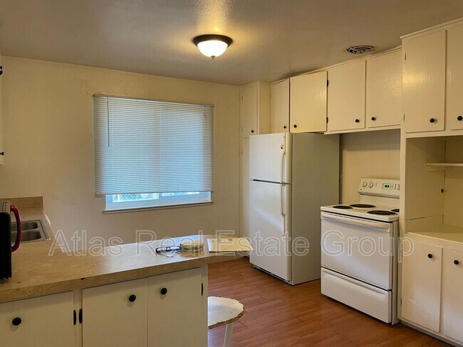 Foto del edificio - 3540 Kearney St