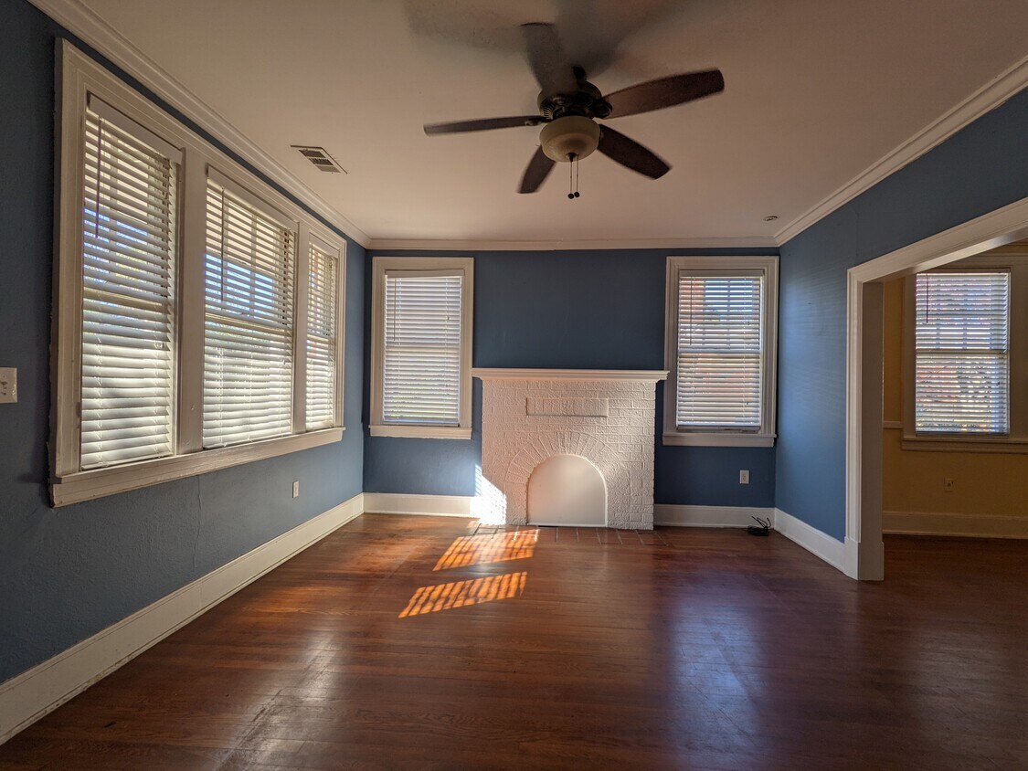 Primary Photo - 412 E 54th St