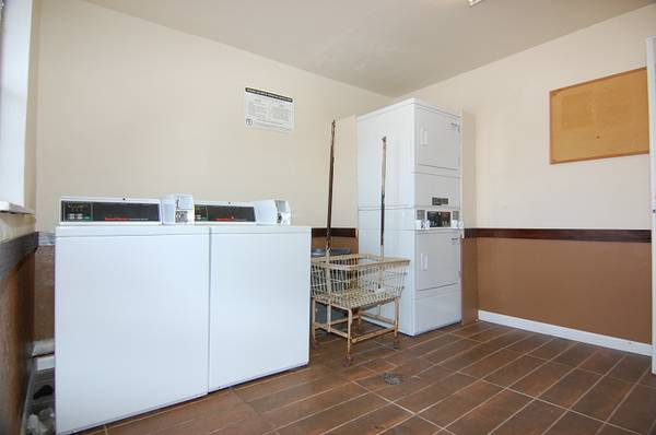 Foto del edificio - 5928 Fletcher Ave