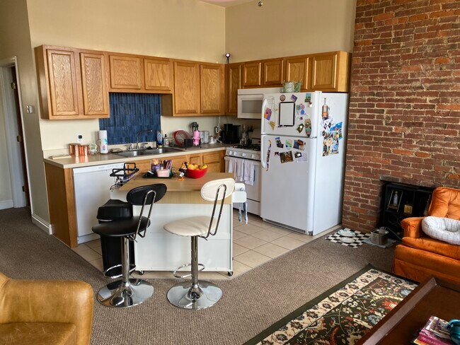 Foto del edificio - 2304 E Carson St