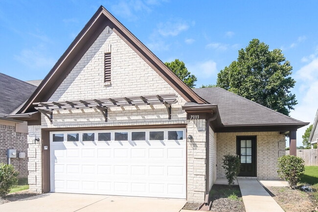 Building Photo - 7333 Green Ash Dr