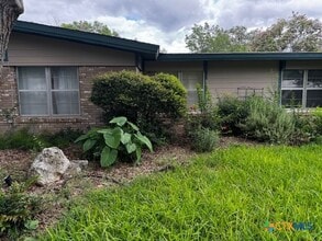 Building Photo - 1422 Mockingbird Ln