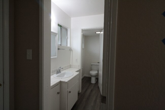 Foto del edificio - 2220 Lake Rd