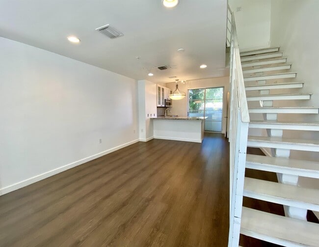 Photo - 1600 Michigan Ave Townhome