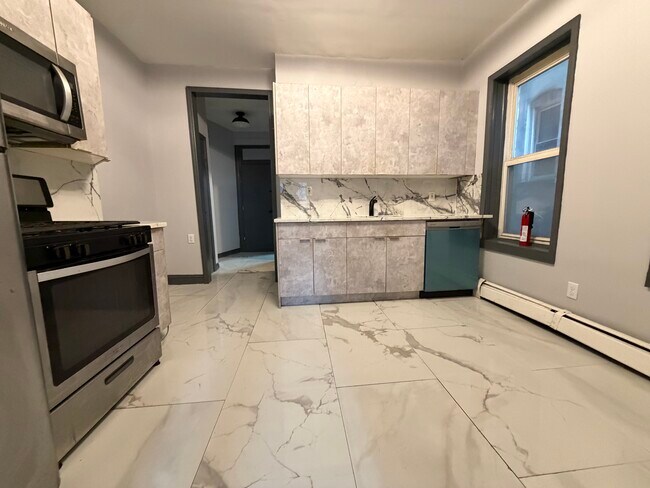 68 Clifton Pl 1L - 72 Clifton Pl