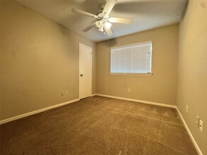 Building Photo - 11 Cottage Grove Pl