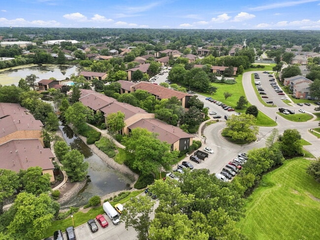Building Photo - 6109 Knoll Wood Rd