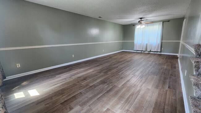 Foto del edificio - 3932 Lombard Ct
