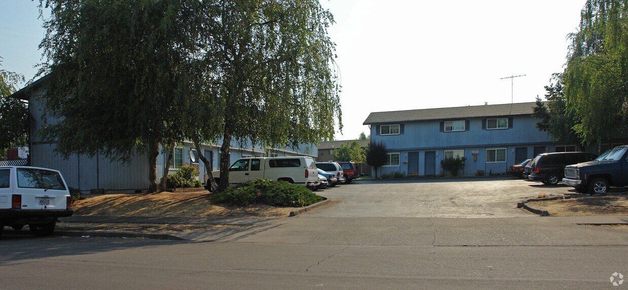 Gregory Manor Apartments 15201642 Clay St NE Salem, OR Apartments