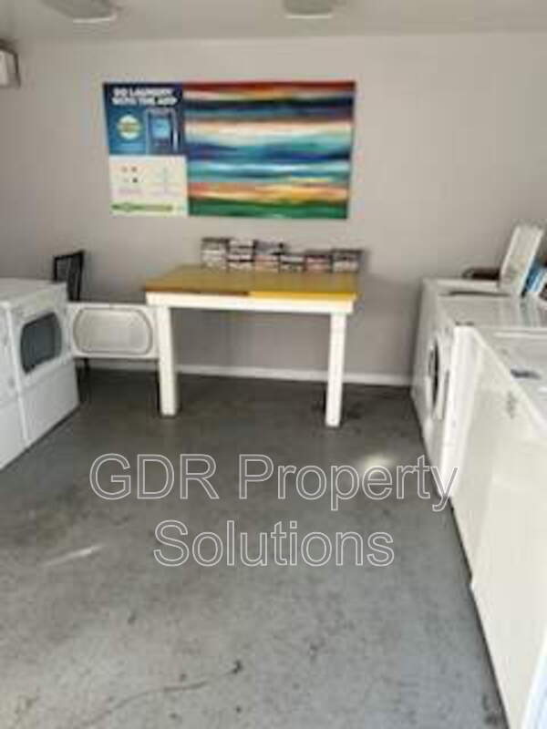 Building Photo - 401 14th St NW