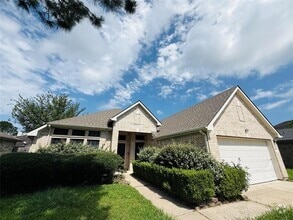 Building Photo - 210 Cedar Lake Dr