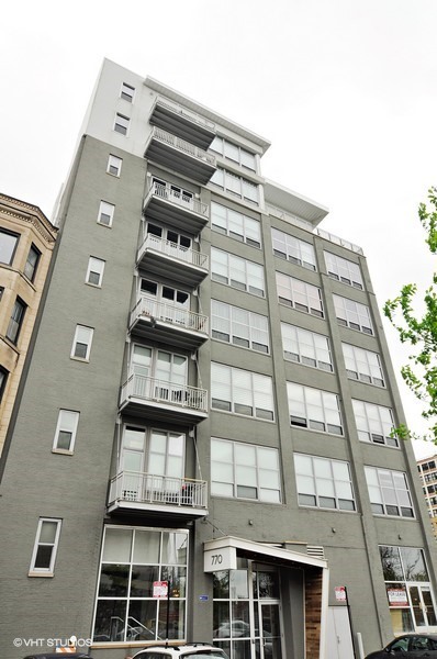 Primary Photo - 770 W Gladys Ave