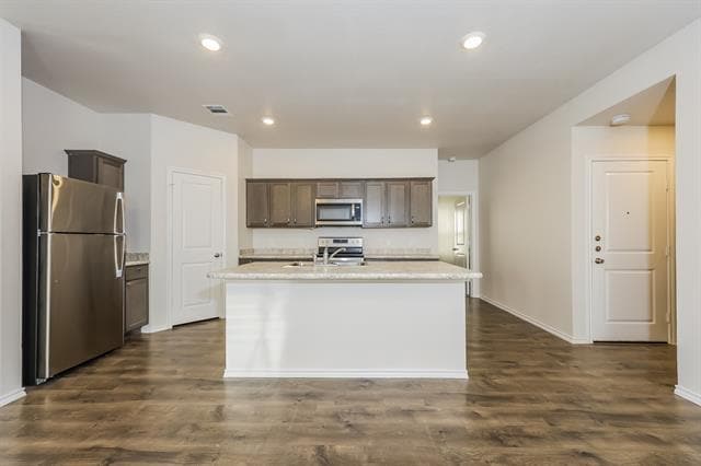 Building Photo - 3010 Saddleback Way