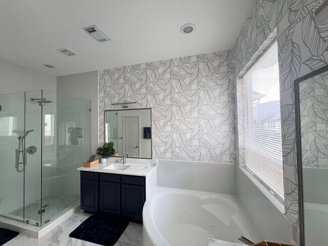 Foto del edificio - 5457 Fairdale Ln