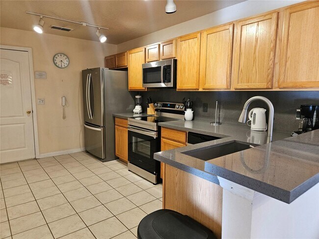 Foto del edificio - 297 Blue Jay Way