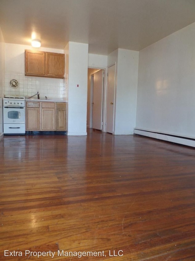 Primary Photo - 2024-2024 Woodlynne Ave