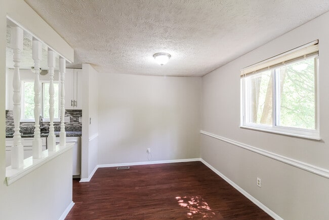 Foto del edificio - 2130 Scarbrough Dr