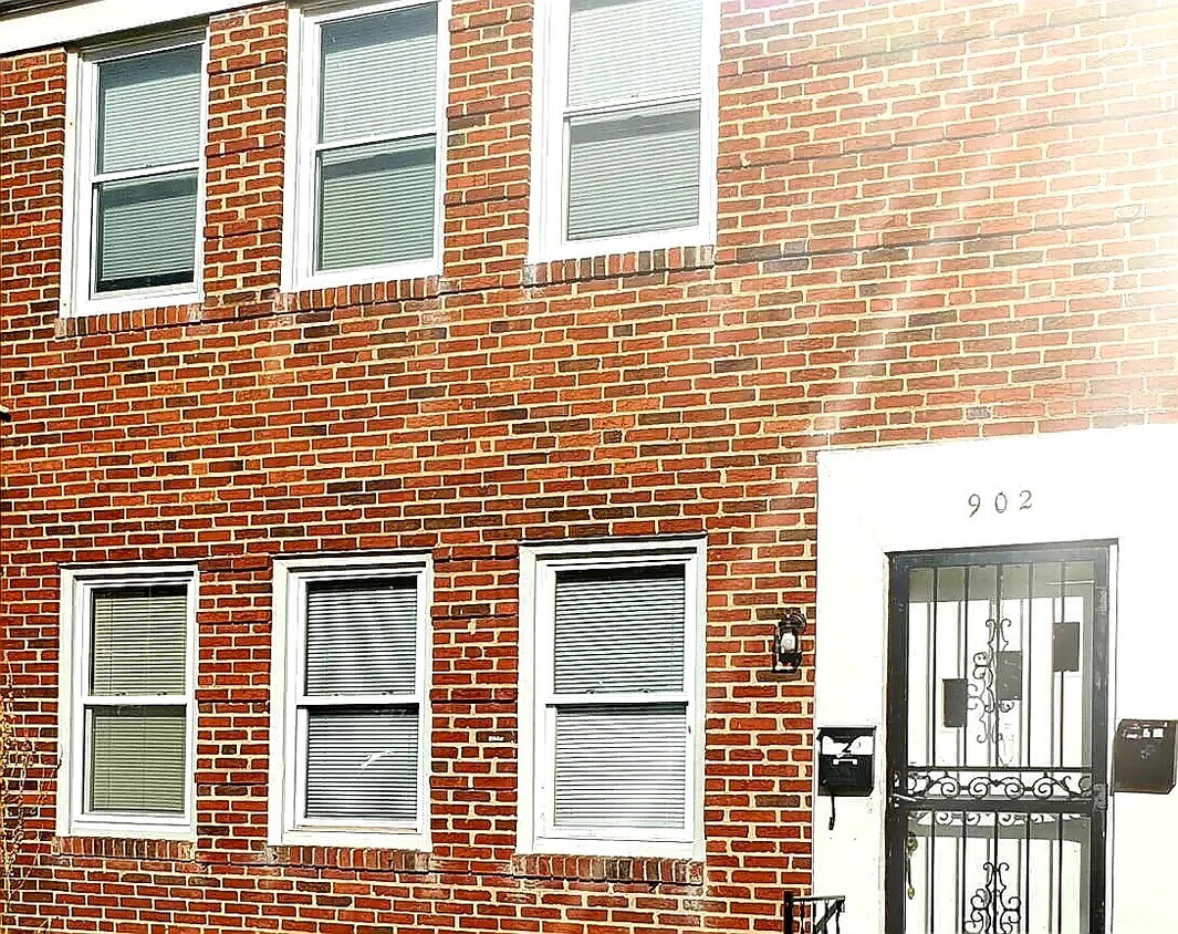 Primary Photo - 902 Saint Dunstans Rd