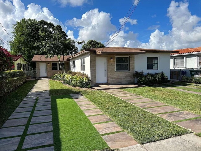 Building Photo - 3BR/2BA Duplex in Silver Bluff