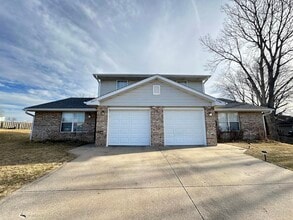 Building Photo - 2411 Carnation Dr