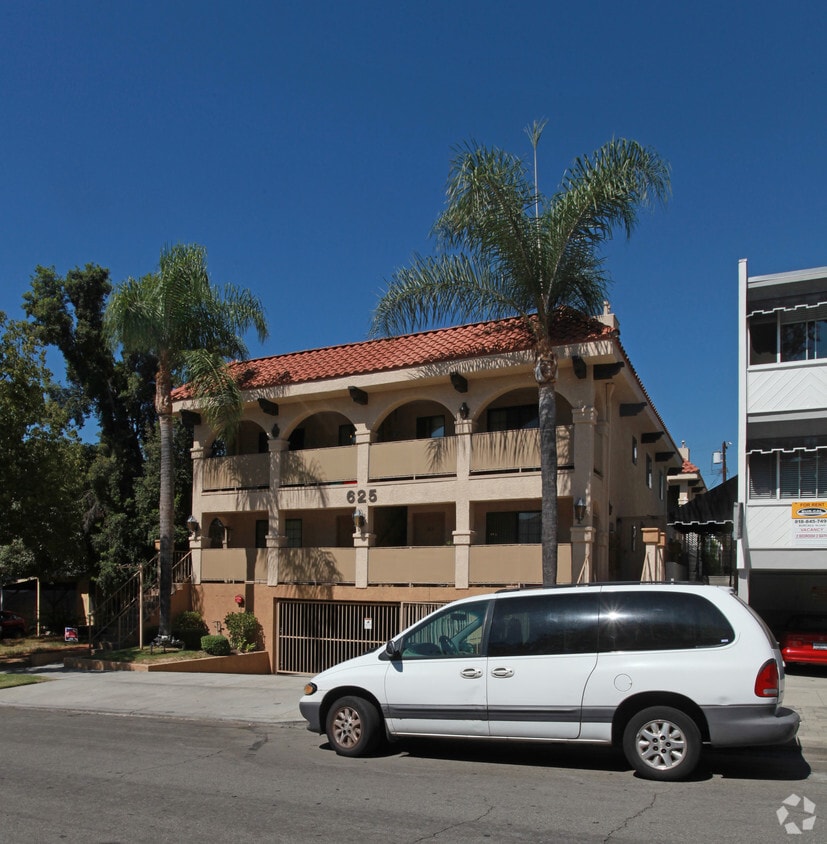 Building Photo - Casa De Palms