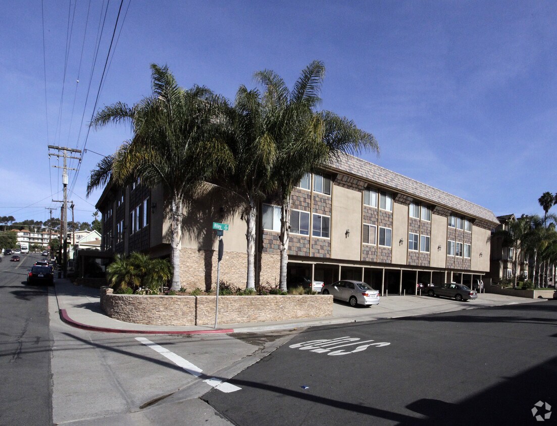 Building Photo - Friars Hill Luxury Apartments